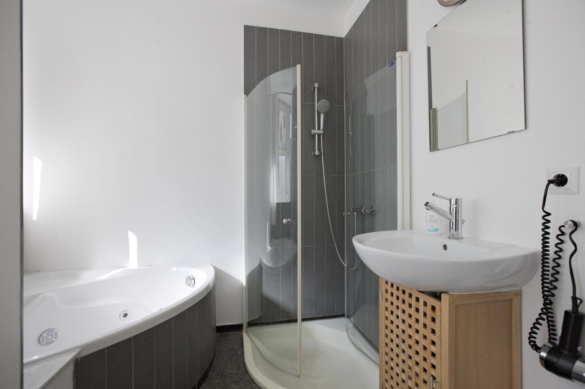 Elegante Altbauwohnung Appartement *